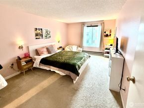 10501 8th Avenue NE 335, Seattle WA 98125