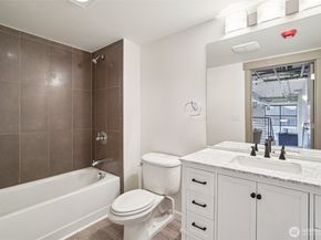 1886 25th Avenue NE 101, Issaquah WA 98029