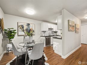 12527 NE 117th Place F5, Kirkland WA 98034