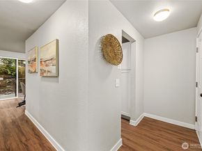 12527 NE 117th Place F5, Kirkland WA 98034