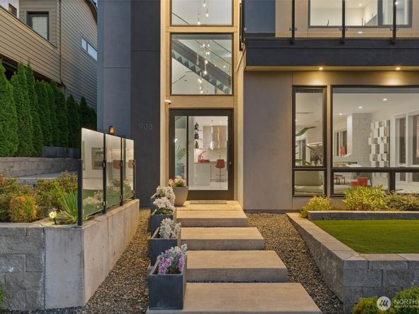 903 N 33rd Place, Renton WA 98056