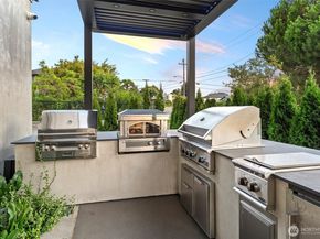 903 N 33rd Place, Renton WA 98056