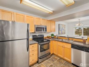 6700 NE 182nd Street A208, Kenmore WA 98028