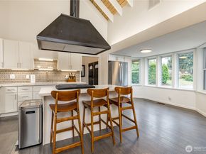 3215 Scenic Drive, Auburn WA 98092