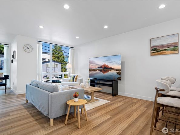 8522 23rd Avenue NE, Seattle WA 98115