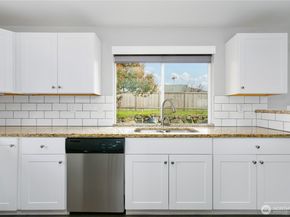 24532 35th Place S, Kent WA 98032