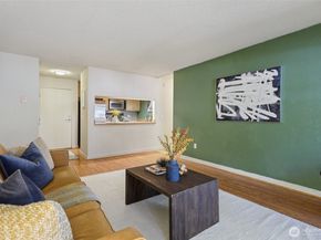 275 W Roy Street 114, Seattle WA 98119