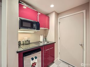 275 W Roy Street 114, Seattle WA 98119