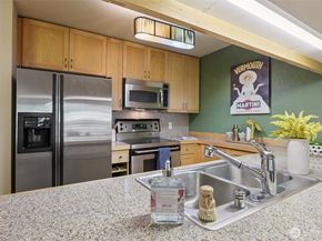 275 W Roy Street 114, Seattle WA 98119