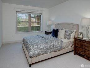 3150 W Government Way 404, Seattle WA 98199