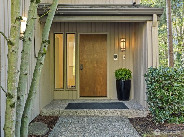 4609 102nd Lane NE, Kirkland WA 98033