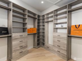 1653 105th Avenue SE, Bellevue WA 98004