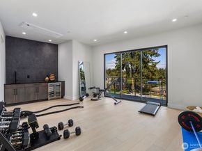 1653 105th Avenue SE, Bellevue WA 98004