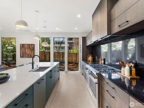 1653 105th Avenue SE, Bellevue WA 98004