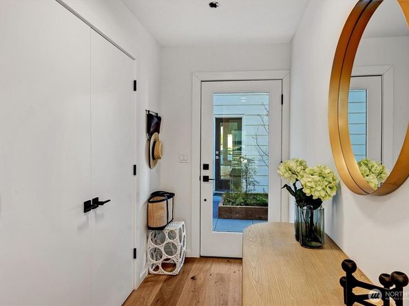 1233 E Roy Street, Seattle WA 98102