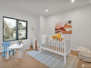 8439 47th Avenue S B, Seattle WA 98188