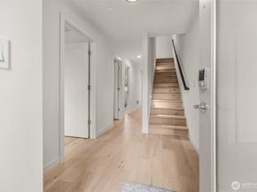 1410 N 47th Street A, Seattle WA 98103