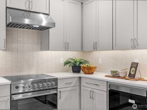 1410 N 47th Street A, Seattle WA 98103