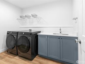 118 171st Place SW B, Bothell WA 98012