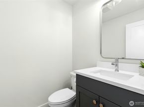 118 171st Place SW B, Bothell WA 98012