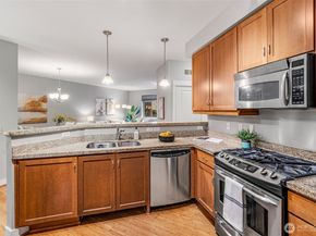 15700 116th Avenue NE 102A, Bothell WA 98011