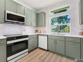 513 NE 123rd Street, Seattle WA 98125