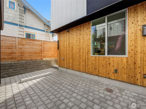 1227 B N 48th Street, Seattle WA 98103