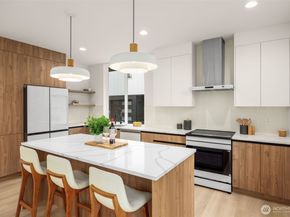 1227 B N 48th Street, Seattle WA 98103