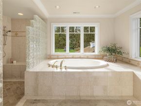 20727 SE 24th Street, Sammamish WA 98075