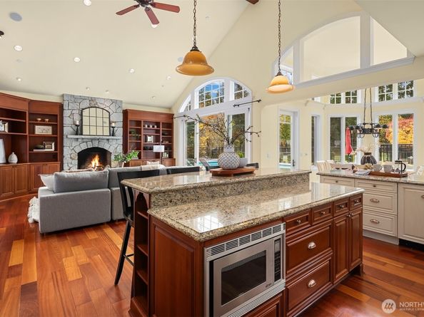 20727 SE 24th Street, Sammamish WA 98075