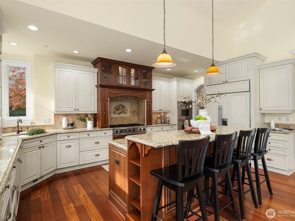 20727 SE 24th Street, Sammamish WA 98075