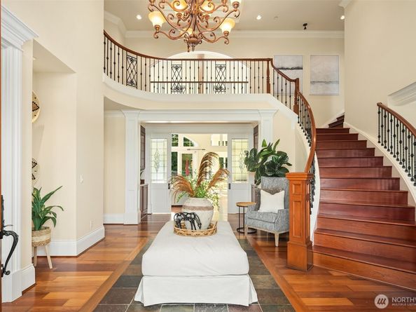 20727 SE 24th Street, Sammamish WA 98075