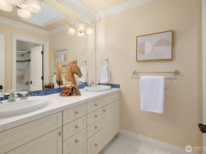 20727 SE 24th Street, Sammamish WA 98075