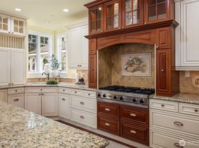 20727 SE 24th Street, Sammamish WA 98075