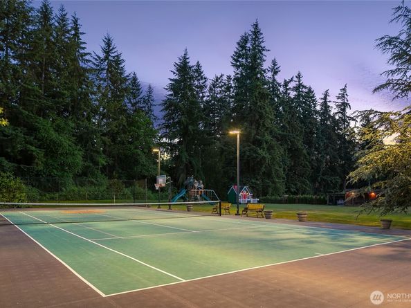 20727 SE 24th Street, Sammamish WA 98075