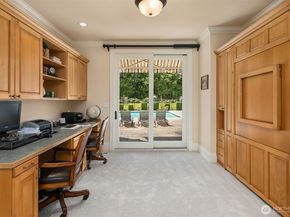 20727 SE 24th Street, Sammamish WA 98075