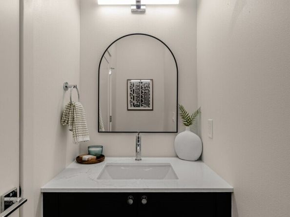 2103 SW Genesee Street, Seattle WA 98106