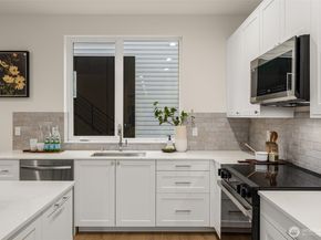 2103 SW Genesee Street, Seattle WA 98106