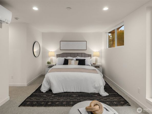 2103 SW Genesee Street, Seattle WA 98106