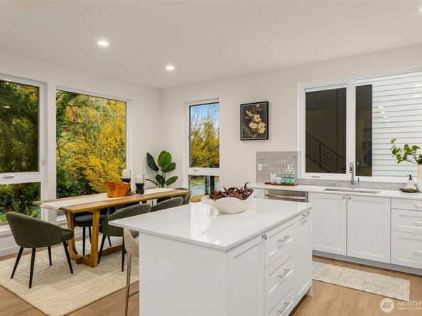 2103 SW Genesee Street, Seattle WA 98106