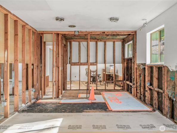 615 SW 124th Street, Seattle WA 98146