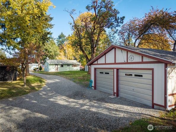 615 SW 124th Street, Seattle WA 98146