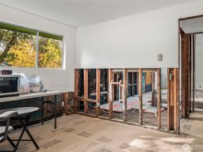 615 SW 124th Street, Seattle WA 98146