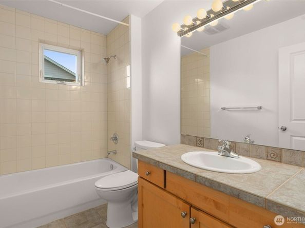 3322 S Holly Street, Seattle WA 98118