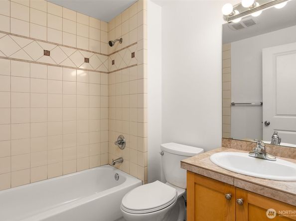 3322 S Holly Street, Seattle WA 98118