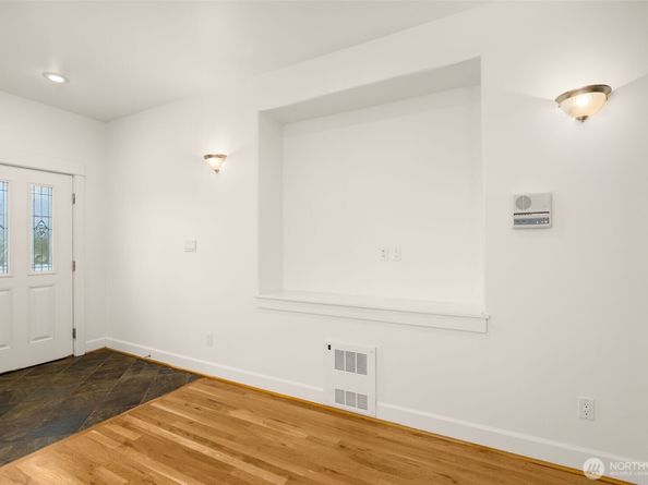 3322 S Holly Street, Seattle WA 98118