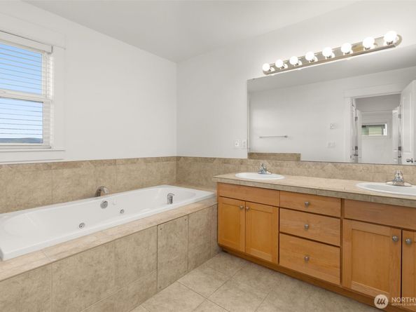 3322 S Holly Street, Seattle WA 98118