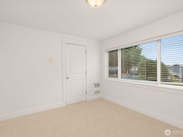 3322 S Holly Street, Seattle WA 98118