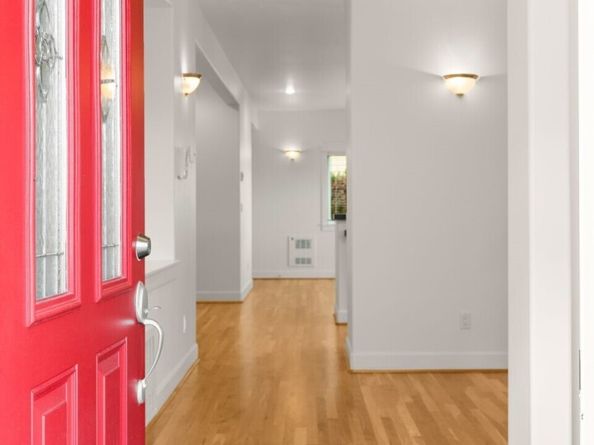 3322 S Holly Street, Seattle WA 98118