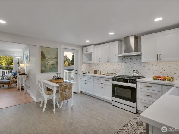 15543 11th Avenue NE, Shoreline WA 98155